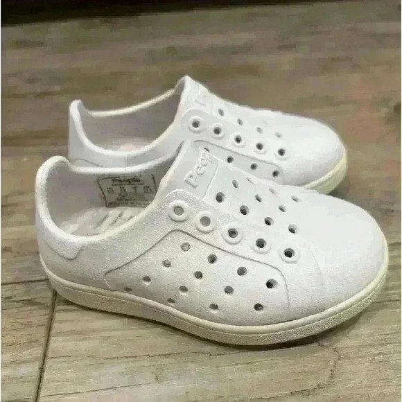 People toddler white shoes size 4 - Picture 1 of 4